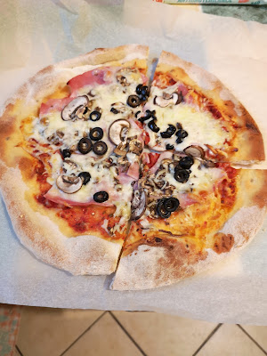Just Queen - Distributeur de pizzas à Buchères
