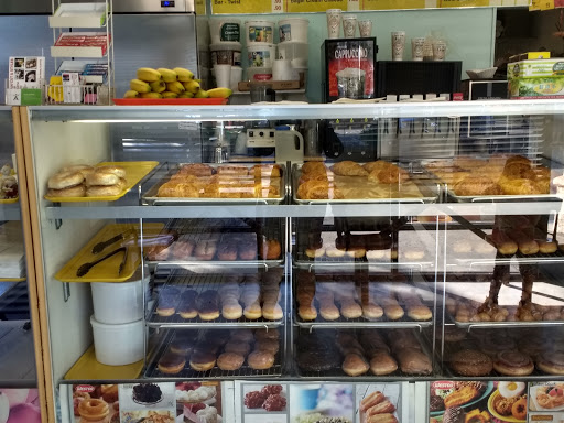 Donut Shop «Daily Donuts», reviews and photos, 105 W Arrow Hwy, San Dimas, CA 91773, USA