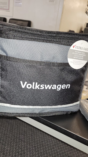 Volkswagen Dealer «Volkswagen of Oakland», reviews and photos, 2740 Broadway, Oakland, CA 94610, USA