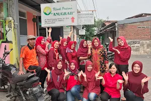 Anugrah Pratama Clinic Surabaya image