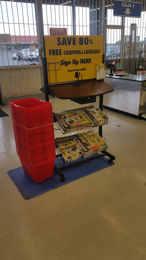 Hardware Store «Harbor Freight Tools», reviews and photos, 3333 N Yarbrough Dr #00055, El Paso, TX 79925, USA