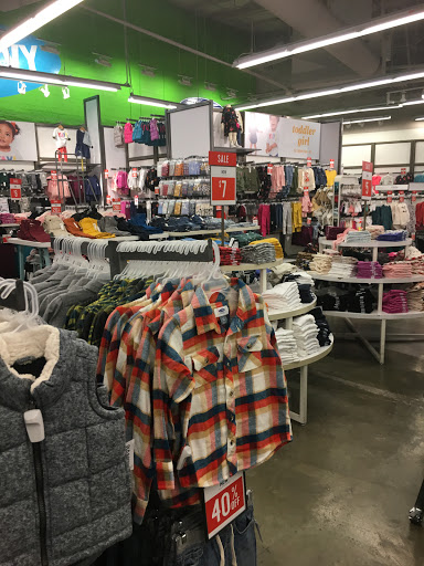 Clothing Store «Old Navy», reviews and photos, 634 Spectrum Center Dr, Irvine, CA 92618, USA