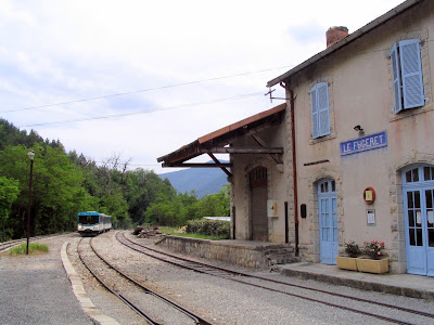 LES LUNIERES CPZou à Le Fugeret