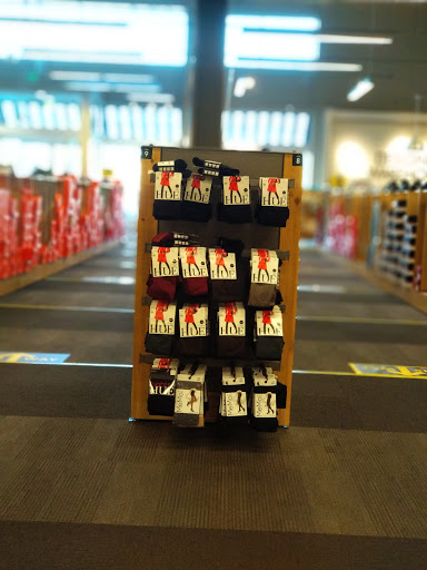 Shoe Store «DSW Designer Shoe Warehouse», reviews and photos, 10060 Reisterstown Rd, Owings Mills, MD 21117, USA