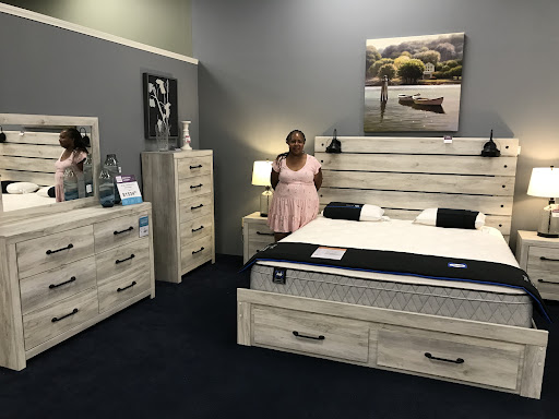 Furniture Store «Raymour & Flanigan Furniture and Mattress Store», reviews and photos, 895 E Gate Blvd, Garden City, NY 11530, USA