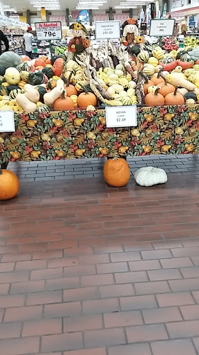 Grocery Store «Apples», reviews and photos, 400 Sheffield Center, Lorain, OH 44055, USA