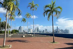 Monument of the Flag of Panama image