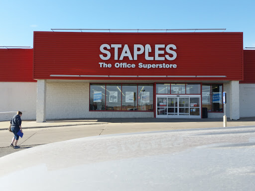 Office Supply Store «Staples», reviews and photos, 2431 Wiley Blvd SW, Cedar Rapids, IA 52404, USA