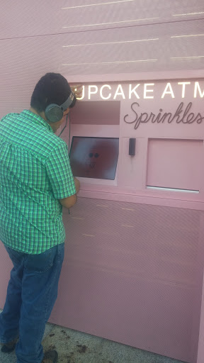 Computer Store «Apple Highland Village», reviews and photos, 4012 Westheimer Rd, Houston, TX 77027, USA