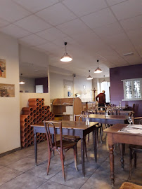 Atmosphère du Restaurant La Taverne du Voyageur à Bas-en-Basset - n°1