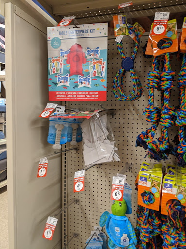Pet Supply Store «PetSmart», reviews and photos, 265 Chelmsford St, Chelmsford, MA 01824, USA