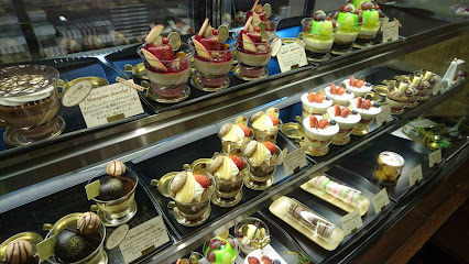 Patisserie cafe L’Or (パティスリーカフェロール)