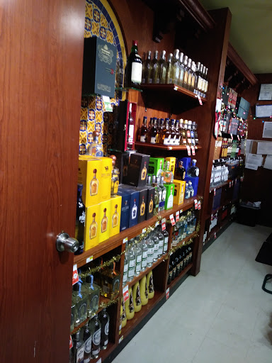 Shopping Mall «Ravenswood Shopping Center», reviews and photos, E Bayshore Rd, Palo Alto, CA 94303, USA