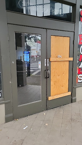 Pizza Restaurant «Schmizza Pub & Grub Broadway», reviews and photos, 628 NE Broadway St, Portland, OR 97232, USA