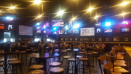 Buffalo Wild Wings - 358 N Broadway, Hicksville, NY 11801