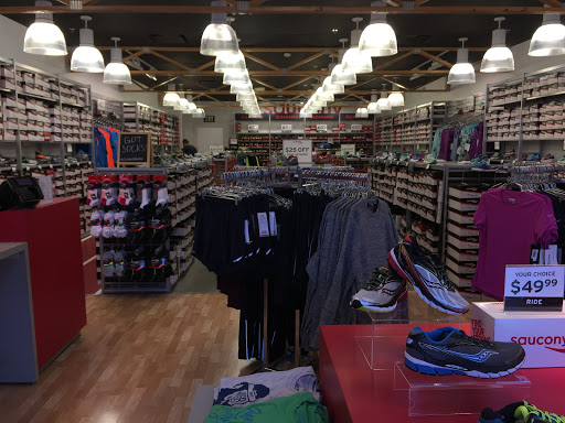 Shopping Mall «Cincinnati Premium Outlets», reviews and photos, 400 Premium Outlets Dr, Monroe, OH 45050, USA