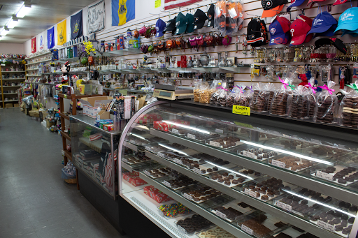 Gift Shop «Xenos Candy & Gifts», reviews and photos, 231 Chestnut St, Philadelphia, PA 19106, USA