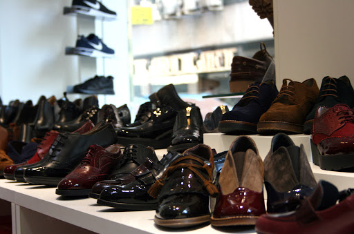 Stores to buy cowboy boots Granada