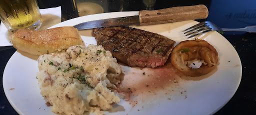 Restaurant «Red White and Brew», reviews and photos, 6740 E McDowell Rd #102, Mesa, AZ 85215, USA