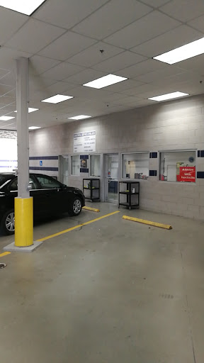 Auto Body Shop «Hi Tech Auto Body of Skokie», reviews and photos, 5950 Howard St, Skokie, IL 60077, USA