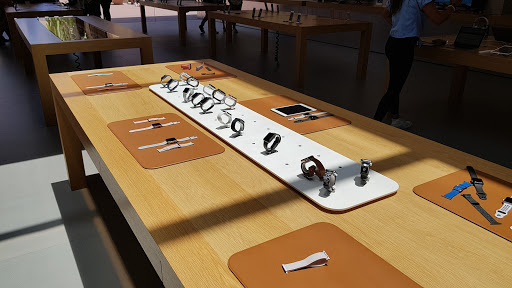 Apple Fashion Island image