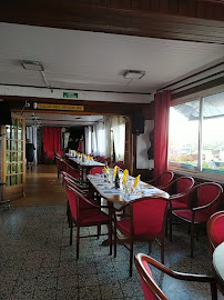 Atmosphère du Restaurant français La Guinguette Auvergnate à Villeneuve-Saint-Georges - n°2