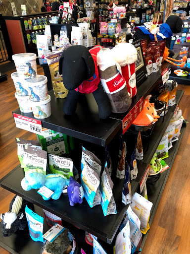 Pet Store «Pet Valu», reviews and photos, 1061 W Main St #12, Branford, CT 06405, USA