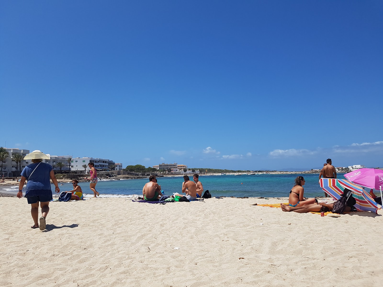 Photo of Platja Es Pujols - popular place among relax connoisseurs