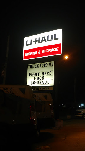Truck Rental Agency «U-Haul Moving & Storage at Dixie Hwy», reviews and photos, 4425 Dixie Hwy, Elsmere, KY 41018, USA
