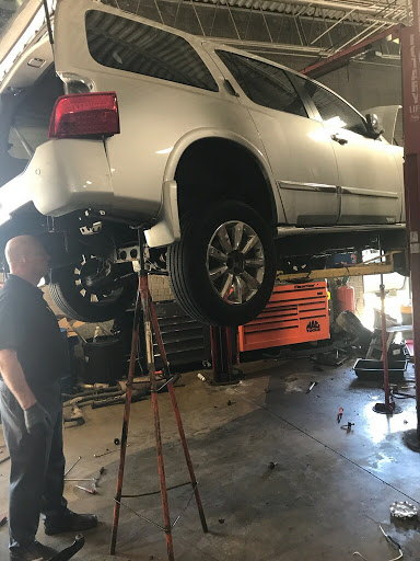 Auto Repair Shop «Apple Valley Car Clinic», reviews and photos, 7540 147th St W, Apple Valley, MN 55124, USA