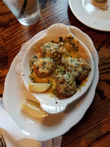 Shopping Mall «Acadian Village Shopping Center», reviews and photos, 3535 Perkins Rd, Baton Rouge, LA 70808, USA