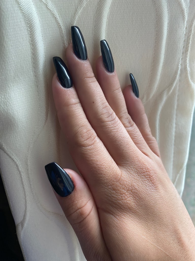 Fancy nails-spa 06062