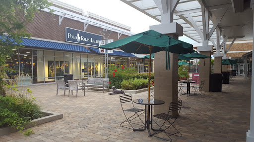 Shopping Mall «Taubman Prestige Outlets», reviews and photos, 17057 N Outer 40 Rd, Chesterfield, MO 63005, USA