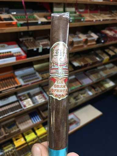 Tobacco Shop «Cigar House & Discount», reviews and photos, 1720 N Moorpark Rd, Thousand Oaks, CA 91360, USA