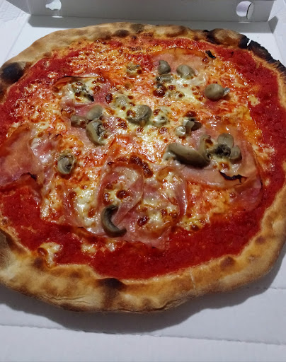 Bar Pizzeria La Me Nina in Mombercelli, Provincia di Asti
