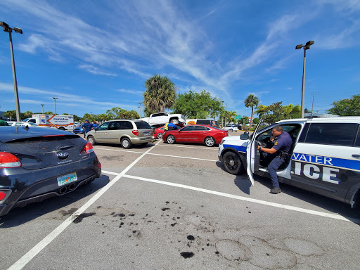 Shopping Mall «Drew 19 Shopping Center», reviews and photos, 21311 US Hwy 19 N, Clearwater, FL 33765, USA