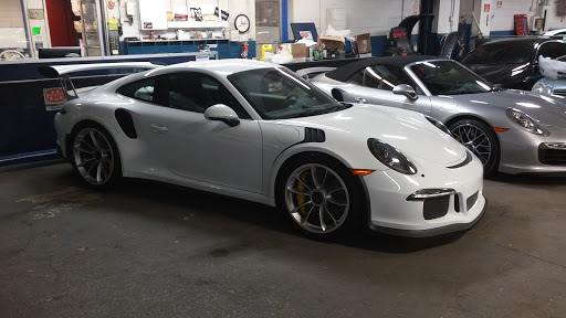 Auto Body Shop «Brothers Repair Shop Inc», reviews and photos, 21-15 38th Ave, Long Island City, NY 11101, USA