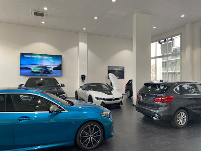 BMW STATION 7 à Marseille