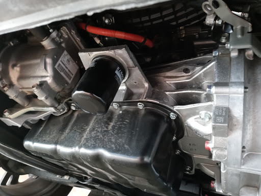 Mitsubishi Dealer «Universal Auto Group dba Glendale Mitsubishi», reviews and photos, 1235 S Brand Blvd, Glendale, CA 91204, USA