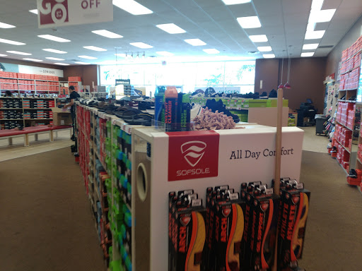 Shoe Store «Famous Footwear», reviews and photos, 519 SW Pine Island Rd, Cape Coral, FL 33991, USA
