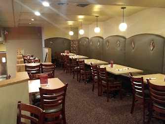Demi's Restaurant & Bar