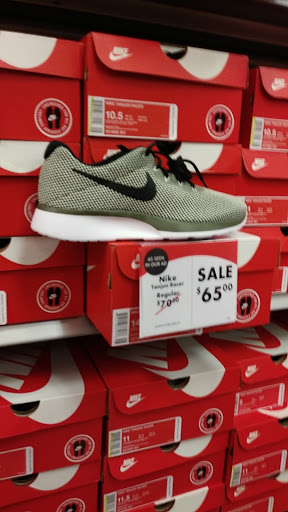 Shoe Store «Shoe Carnival», reviews and photos, 1620 Dogwood Dr SE, Conyers, GA 30013, USA