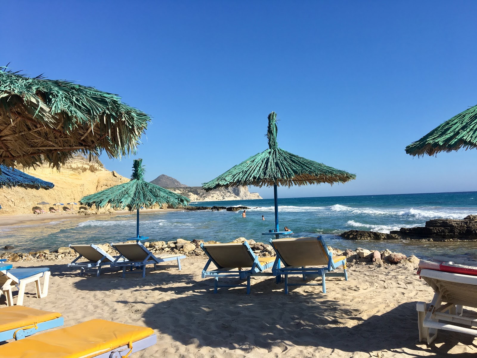 Tripiti beach'in fotoğrafı geniş ile birlikte