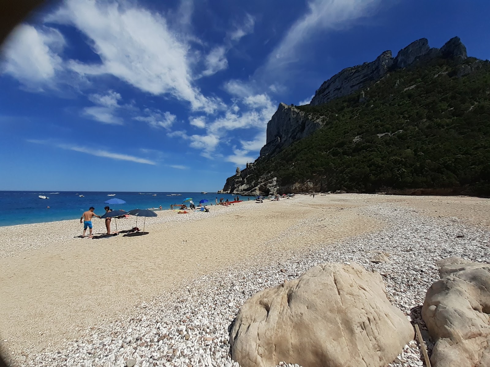 Foto van Spiaggia di Cala Sisine en zijn prachtige landschap