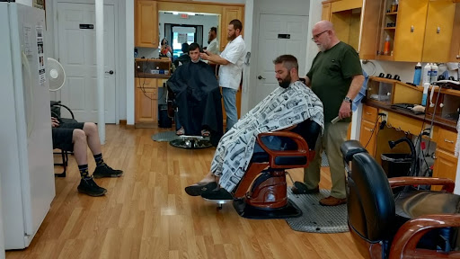 Barber Shop «Eagles Nest Barbershop», reviews and photos, 61 Eagles Nest Rd, Waynesville, NC 28786, USA