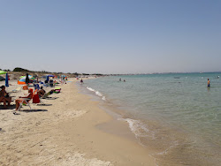 Foto von Spiaggia di Torre Rinalda mit lange, gerade küste