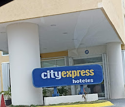 City Express Cancún photo