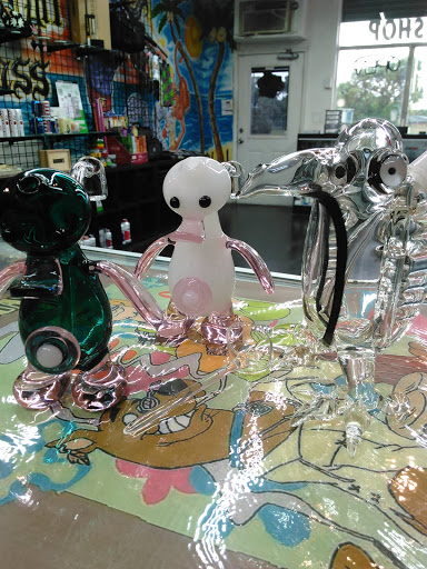 Tobacco Shop «Puff Puff Pass Smoke Shop», reviews and photos, 125 W Sunrise Blvd, Fort Lauderdale, FL 33311, USA