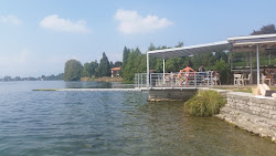 Fotografie cu Oltrelago Beach zonele de facilități