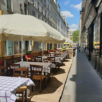 Atmosphère du Restaurant français Auberge Pyrénées Cévennes à Paris - n°1
